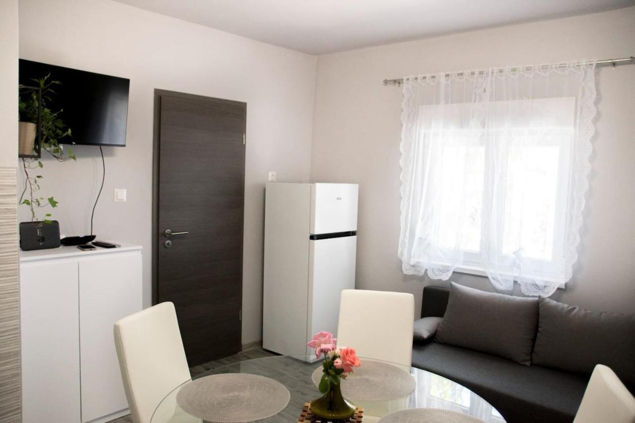 Apartment Bruna Solin Exteriör bild